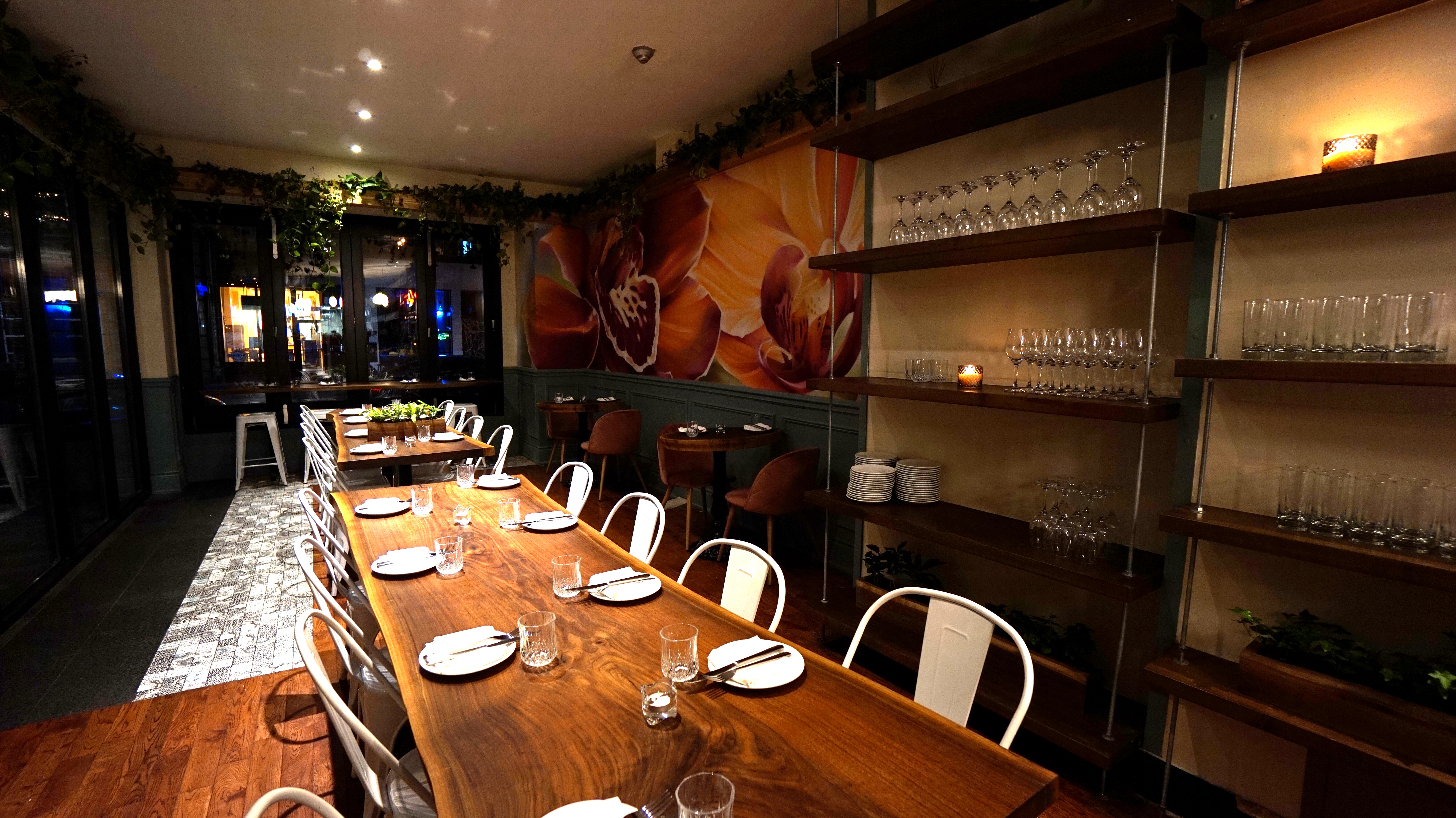 away queen front dining 2